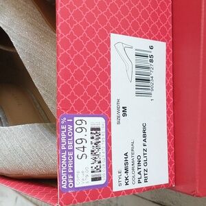 Silver metallic pumps